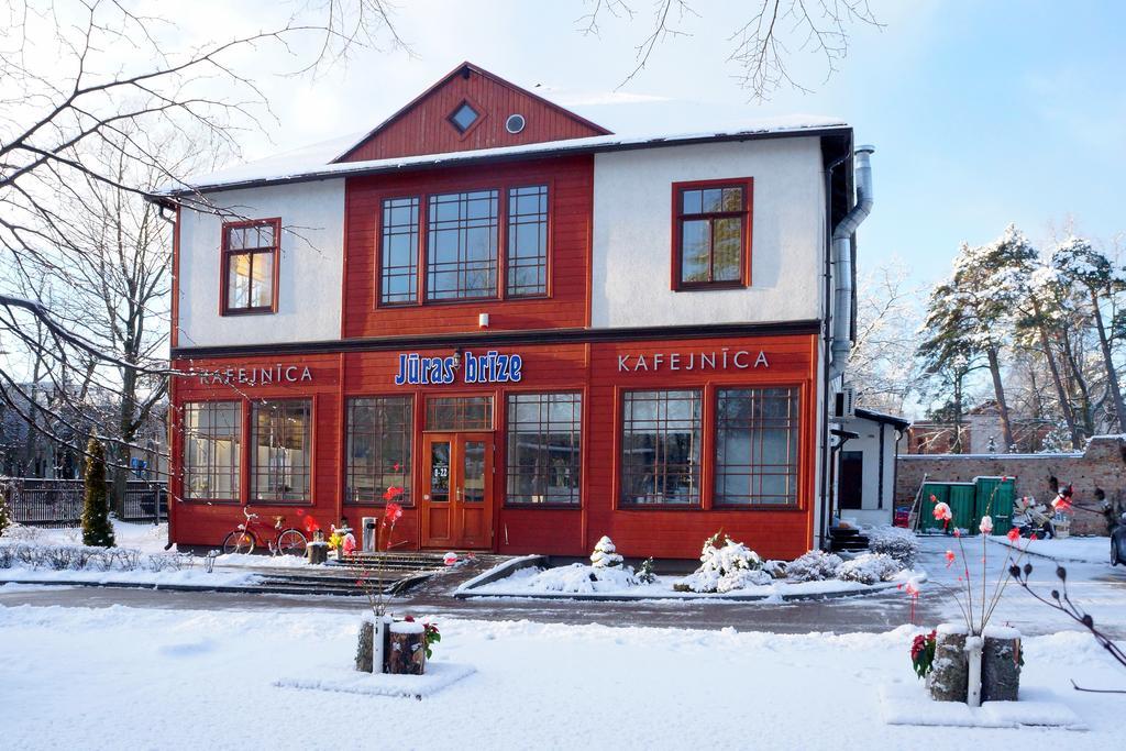 Juras Brize Hotel Ventspils Kültér fotó
